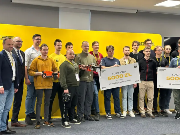 dronowa-dolina-wygrana-hackaton