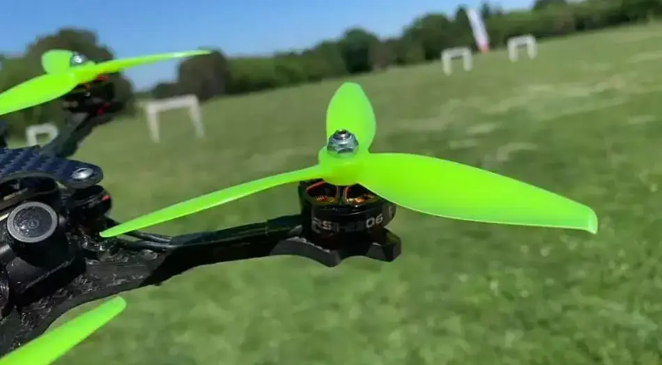 Gemfan-5144-Flash-3-Blade-PC-2L2R-Prop