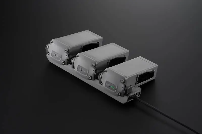 Hub-ladowania-akumulatorow-DJI-Matrice-4D-240W-4