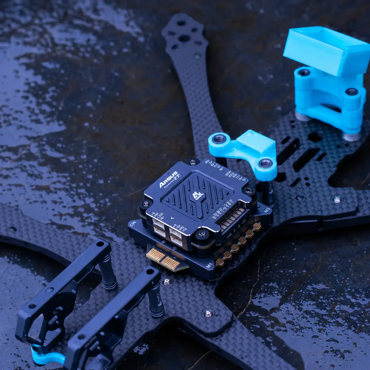 axisflying-argus-pro-f7-fc-65a-6s-am32-4in1-esc-with-aluminium-box-stack